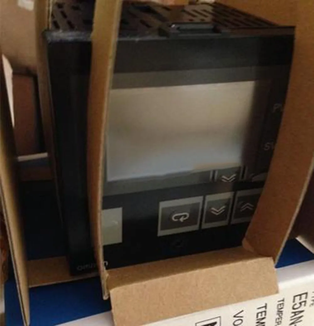 

E5AN-Q1TC-300 Temperature controller digital intelligent temperature control meter 100-240V AC Tools