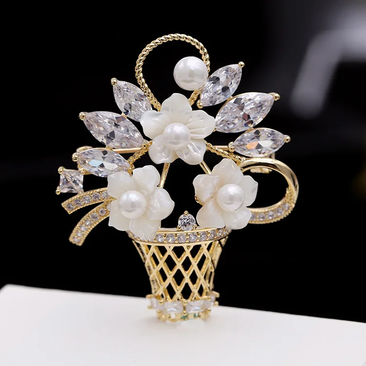 

Cubic Zirconia Vintage Brooch Rhinestone Imitation Pearl Basket Flower Brooch Pins Large Brooches for Women Scarf Suit X460