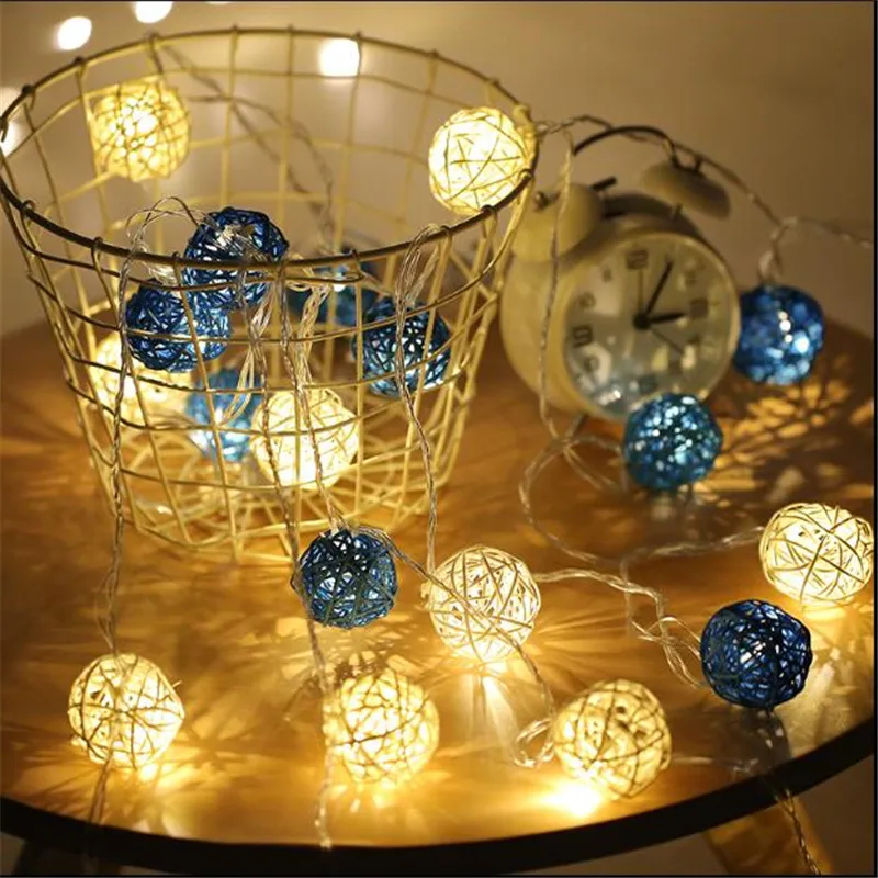 20 штук белого и синего цвета из ротанга мяч Батарея работает Рождественские огни гирлянды сепактакрау светодиодный Праздничные огни