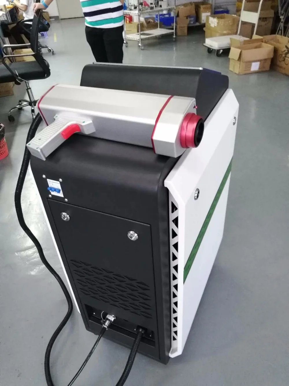 High efficiency laser cleaning machine for automobile