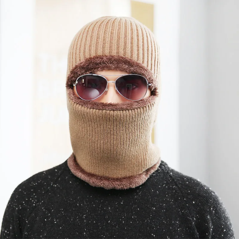 851