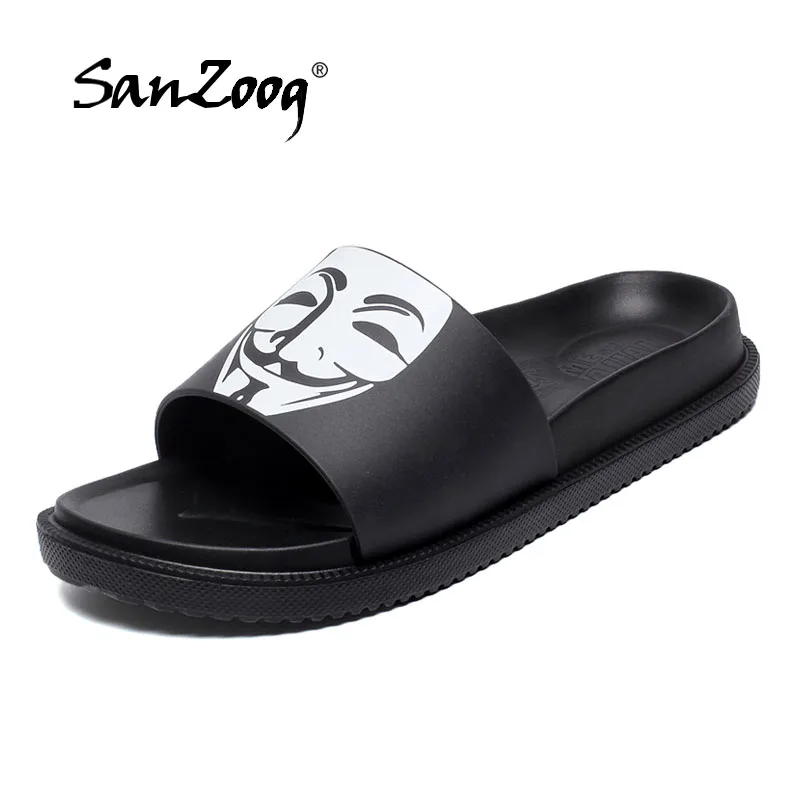 

Summer Slides Men Casual Men's Slippers Soft Comfortable Funny Home Slippers Non-Slip Flat Bathroom Shoes Outdoor Beach Slides