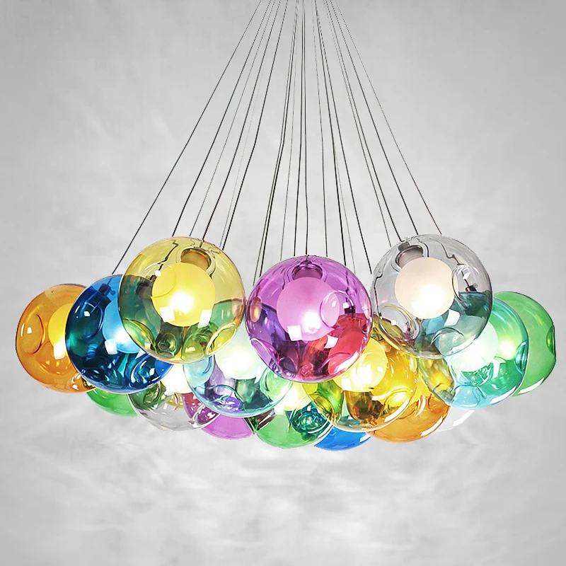 Светильники из шаров. Люстра Glass Bubble Chandelier. Люстра Celinda colorful. Люстра с шарами. Люстра с разноцветными шарами.