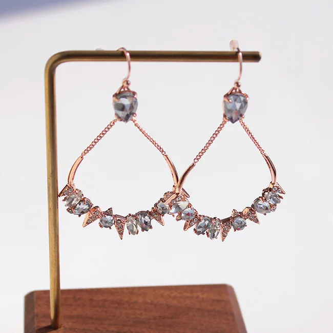 

WKOUD EAM Jewelry / 2019 New Fashion Personality All-match Hollow Out Droplet Zircon Earrings Women's Accessories S#R378
