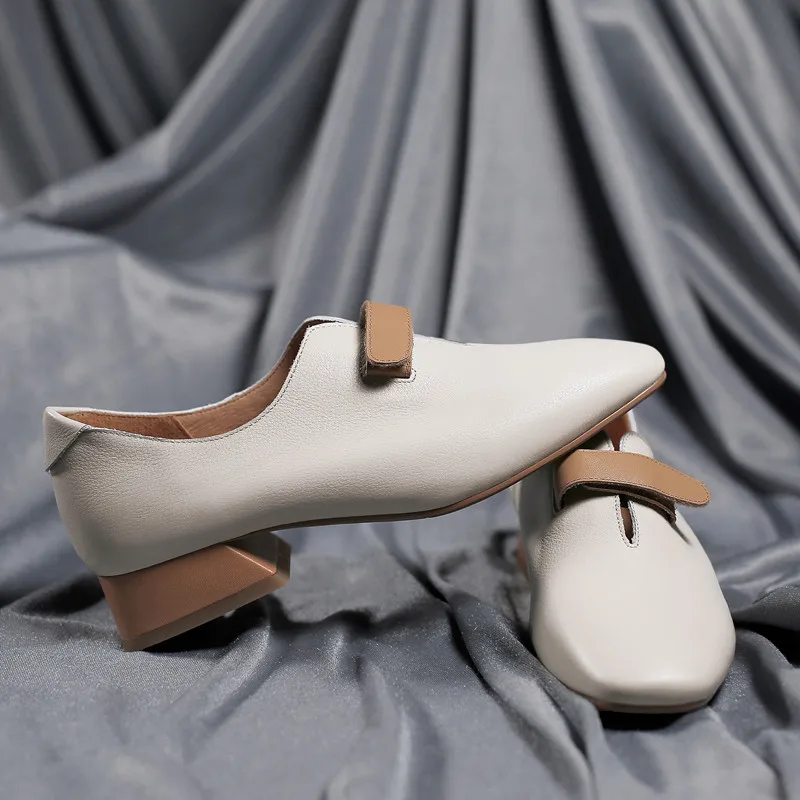 Женская обувь из мягкой коровьей кожи наивысшего качества; слипоны на застежке-липучке; удобные женские лоферы на плоской подошве; Цвет черный, белый; Весенняя удобная обувь