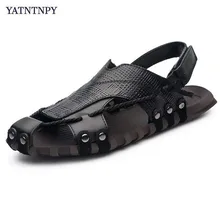 YATNTNPY/Брендовые мужские сандалии; пляжная обувь из натуральной кожи; Летние повседневные мужские тапочки; большие размеры; модные Нескользящие вьетнамки