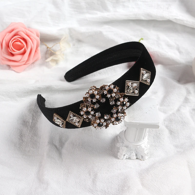 

Korean Style Velvet HairBand for Women Luxury Hair Band With Rhinestone Pearl Vintage Headwear Elegant Woman Hair Accessories