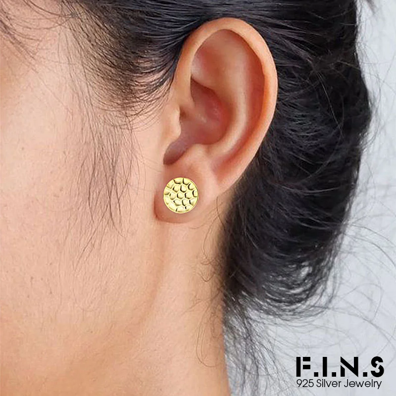 F.I.N.S минималистский 925 Серебряные женские сережки-гвоздики для Для женщин неровный круглые Изящные Ювелирные изделия из серебра серьги золотистого цвета, хорошее ювелирное изделие