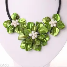 Очень хорошо Потрясающий Кварцевые классический белый барокко культивированный жемчуг зеленый оболочки цветок ожерелье кожи Природного серебра бесплатный