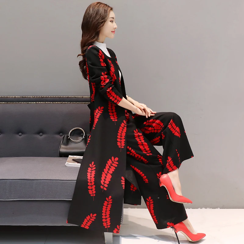 

2018 spring and autumn new temperament Korean fashion simple slim print long trench coat + loose trousers Two pieces/set
