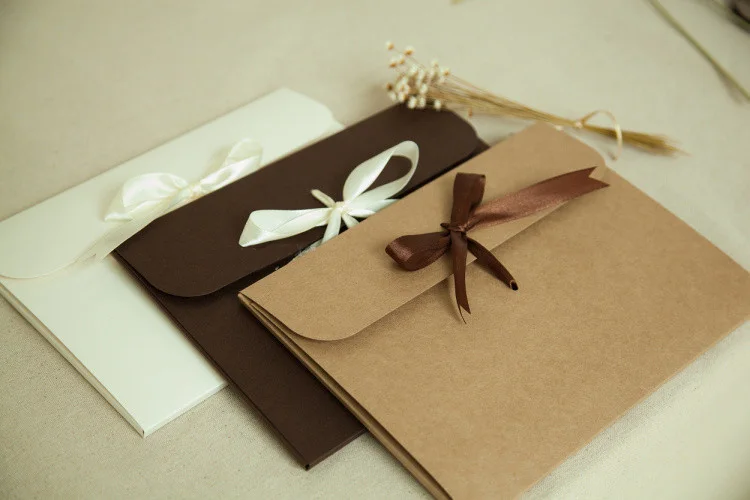 

New 24*18*0.7cm 3 Color Envelope Kraft Paper Bags Diy Collect Files Use As Gift Love Letter Packaging High Quality Hot Sale 6596