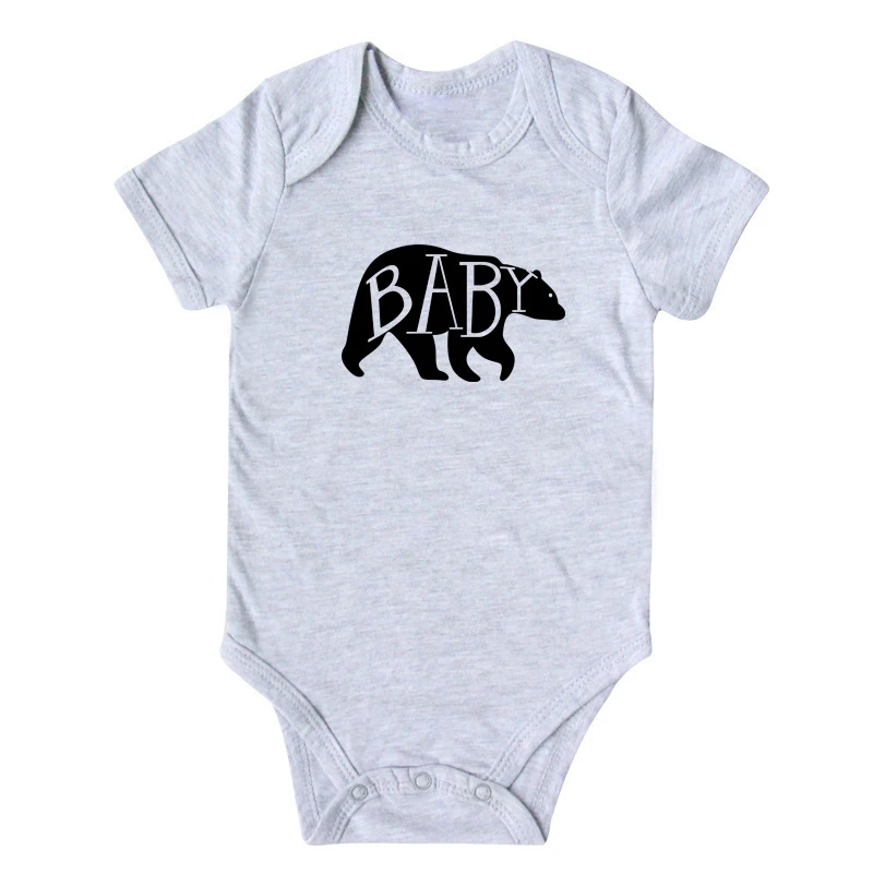 Хлопковая футболка для мамы и папы Одежда для новорожденных девочек и мальчиков топы, боди, милые наряды с медведем, одинаковые комплекты для семьи летняя одежда