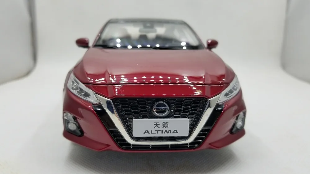 1:18 литая модель для Nissan Teana Altima красный Седан сплав игрушечный автомобиль миниатюрная Коллекция подарков