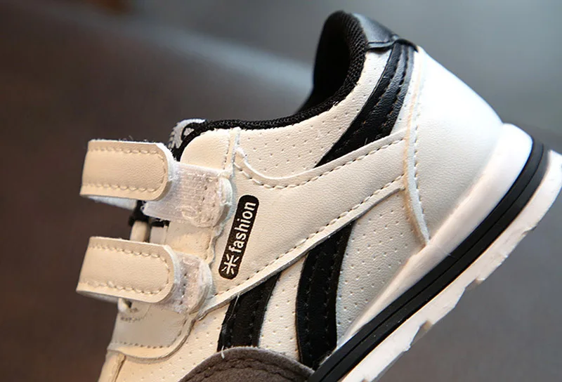 Kids Sneaker detail 12