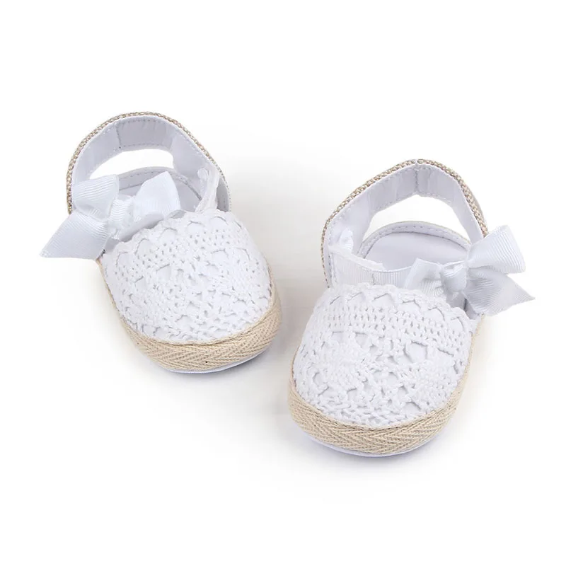 Zapatos bonitos de lino con agujeros para bebé, zapatos de niño para sus primeros pasos, lazo de Velcro, cómodos, antideslizantes, para recién nacidos