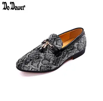 

New British Designer Men Vintage Tassel Pendant Pointed Shoes Loafers Mens Homecoming Party Wedding Dress Loafers Shoes AXX885