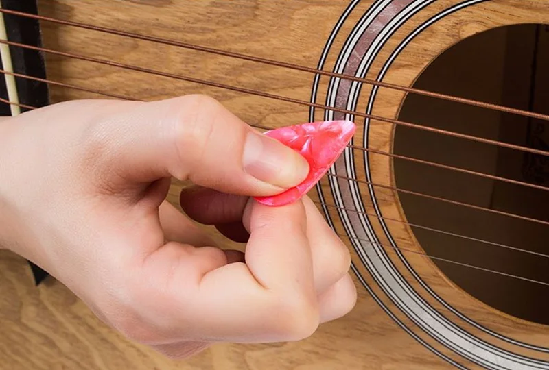 10 шт. Новый акустический палочки s Plectrum из целлюлоида для электрической гладкой аксессуары для гитары 0,46 мм 0,71 0,96 цвет случайный