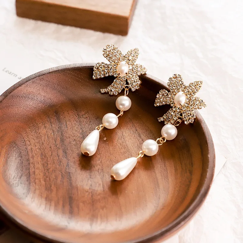 

Classic Crystal Water Drop Women Dangle Earrings Flowers Pearls Long Fringed Earrings For Women Drops Earrings Tassel Earrings