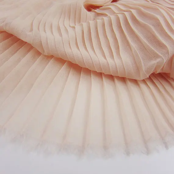Легкий розовый шифоновый плиссе в гармошку ткань для плиссированного платья, гармошка складки ткань у двора, гармошка шифон ткань