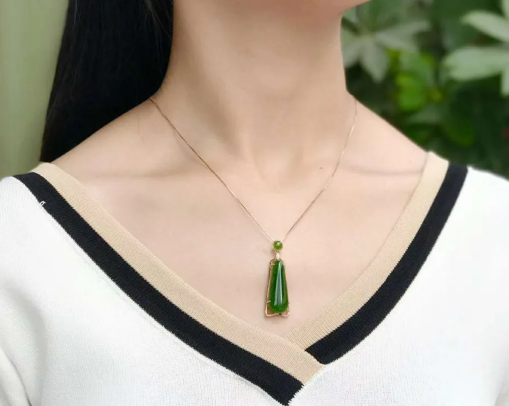 18 K золото инкрустированные Hetian jasper Т-образный pendantJ20