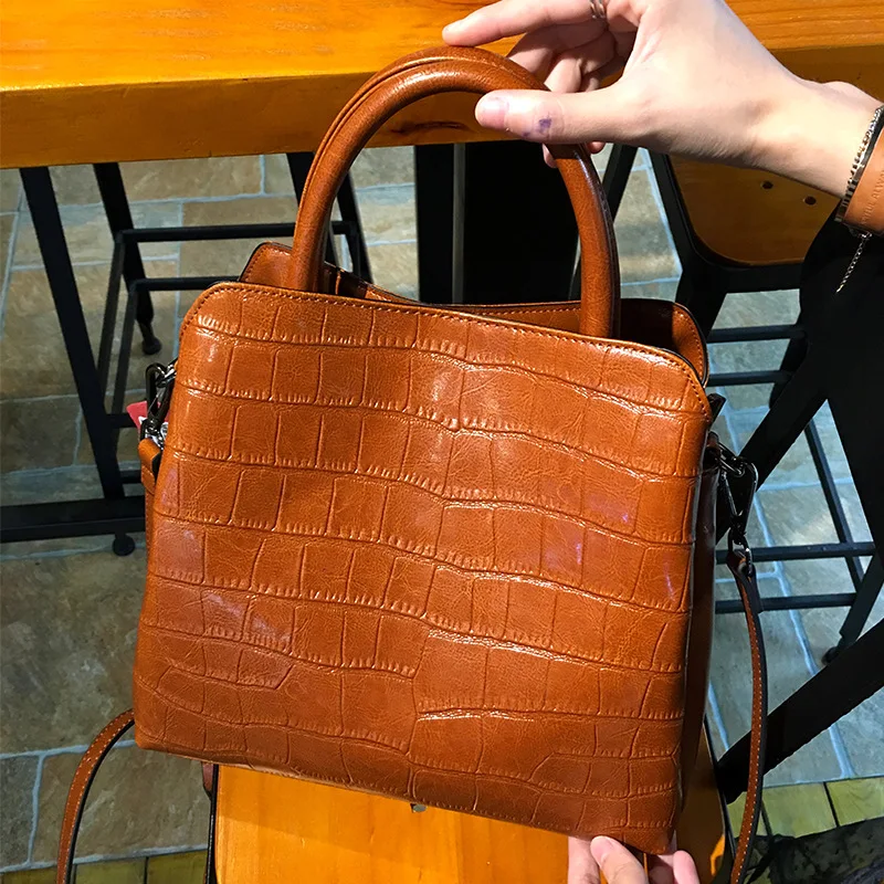 Elegant and new leisure women leather handbags Large capacity crocodile vertical portrait Genuine Leather shoulder bag