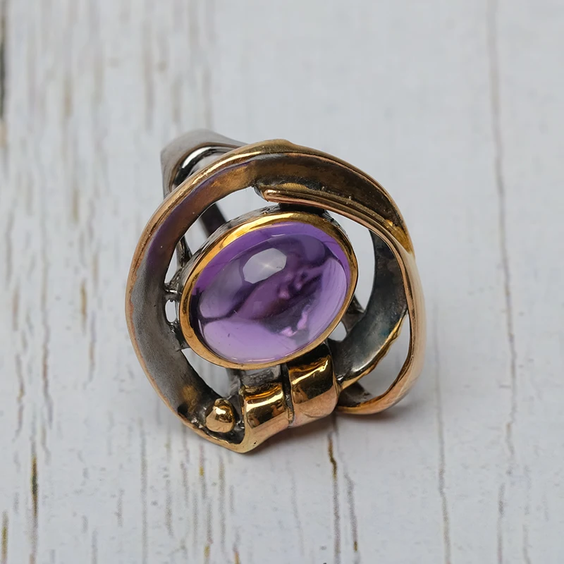 

Vintage Exaggerated knot asymmetry design inlaid semi-precious stone Rings