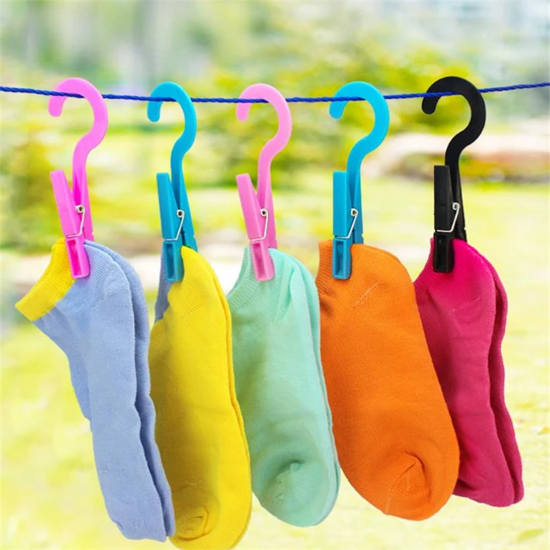 

2PCS with hook laundry clip portable convenient quality plastic wind socks clip outdoor travel home supplies color random hot