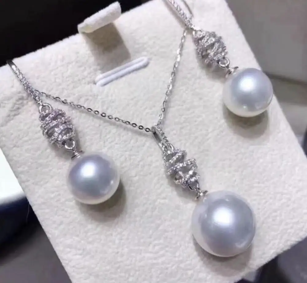 

set of 10-11mm south sea round white pearl necklace &earring 18k