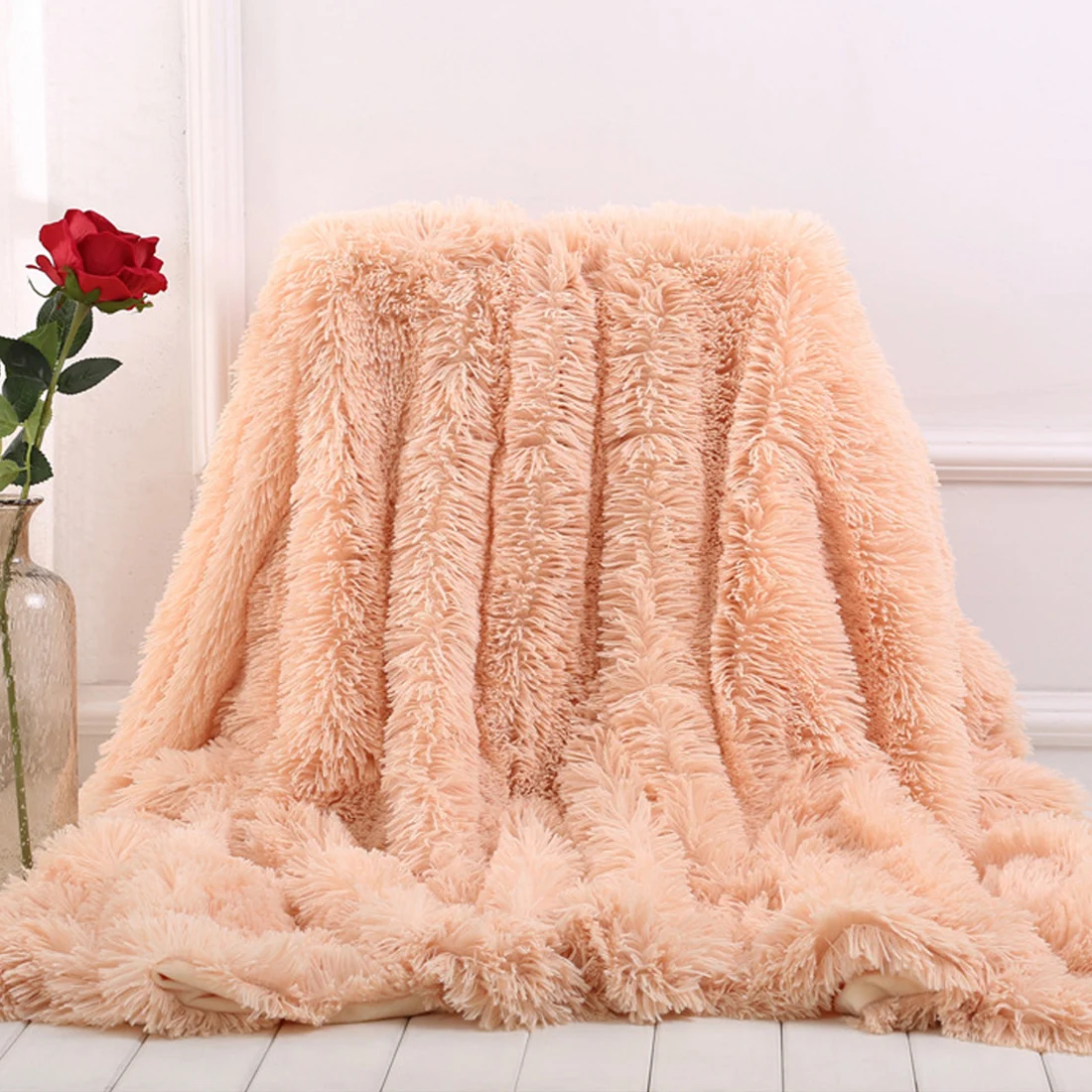 Soft Luxury Blanket Plush Shaggy Silky Blankets Faux Fur Throw Bedspread Red Summer Quilt Throw Blanket for Wedding Decor - Цвет: Milk tea beige