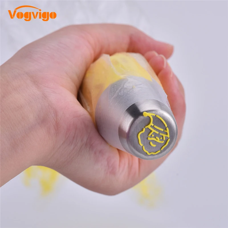 

VOGVIGO Christmas Russian Nozzles Pastry Nozzles Decoration Tips Christmas Icing Piping Nozzles Cake Decorating Baking Tools