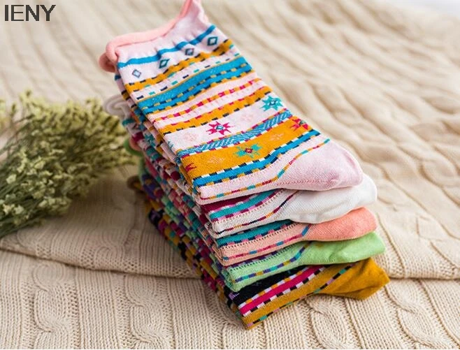 

IENY hot Winter women's socks thick cotton socks retro legs wet moisture perspiration