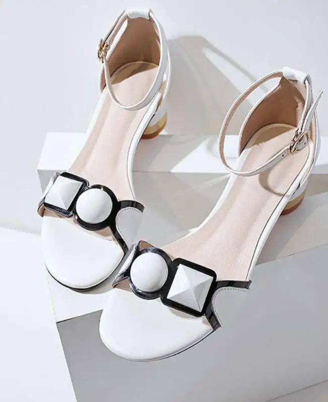 

The new 33-43 size fashion all-in-one sandals for summer 2019