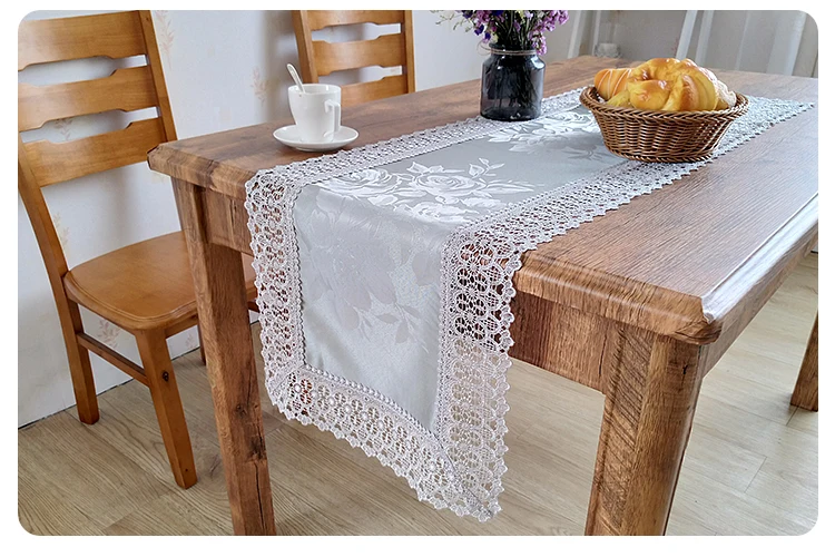 Домашний декоративный журнальный столик из жаккардовой ткани с кружевной каймой