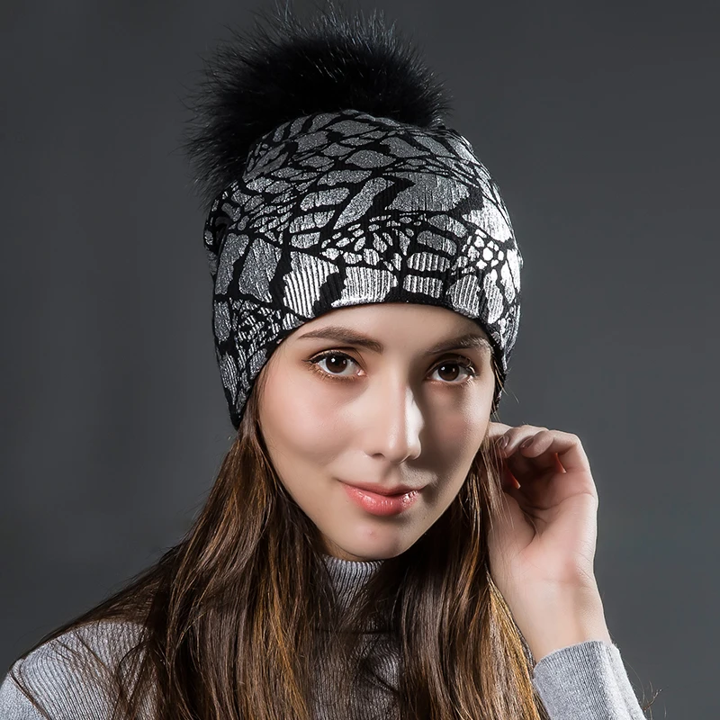 шапка женская с пайетками. шапка dispacci купить женская. шапки с блёстками. шапочка женская серебристая на весну. серебряные шапки.