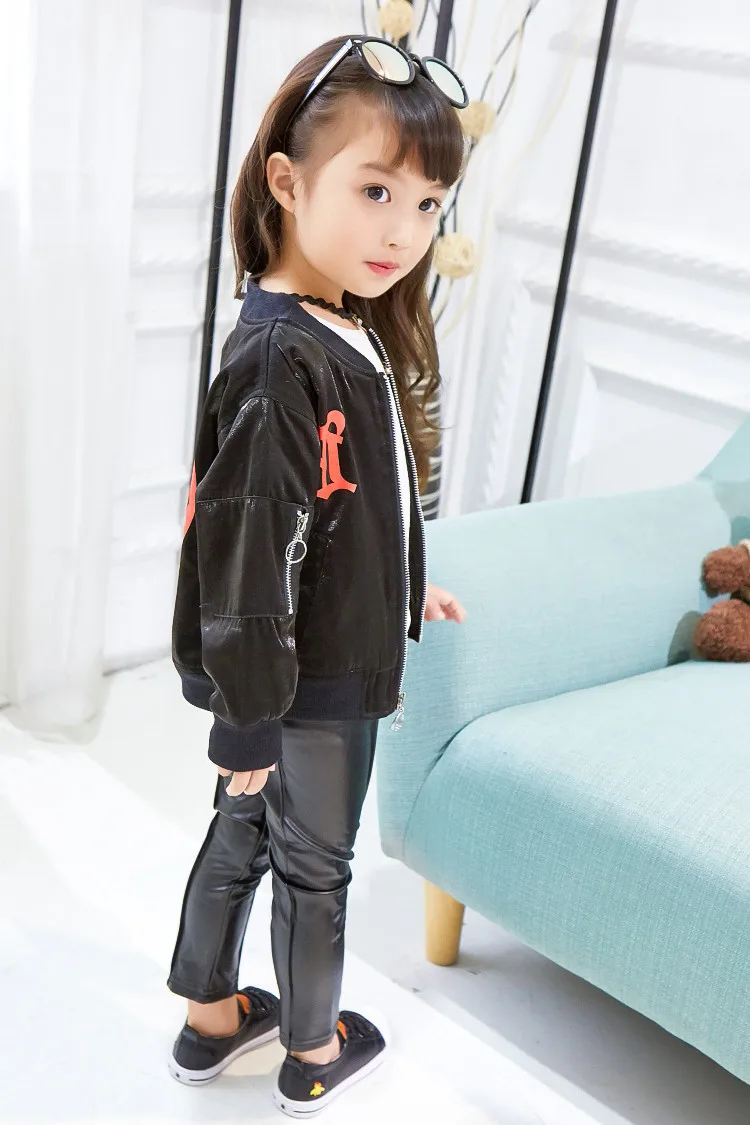 Лидер продаж, осенние модные куртки с улыбающимся лицом для детей, бейсбольные пальто с длинными рукавами и буквенным принтом для мальчиков и девочек, верхняя одежда