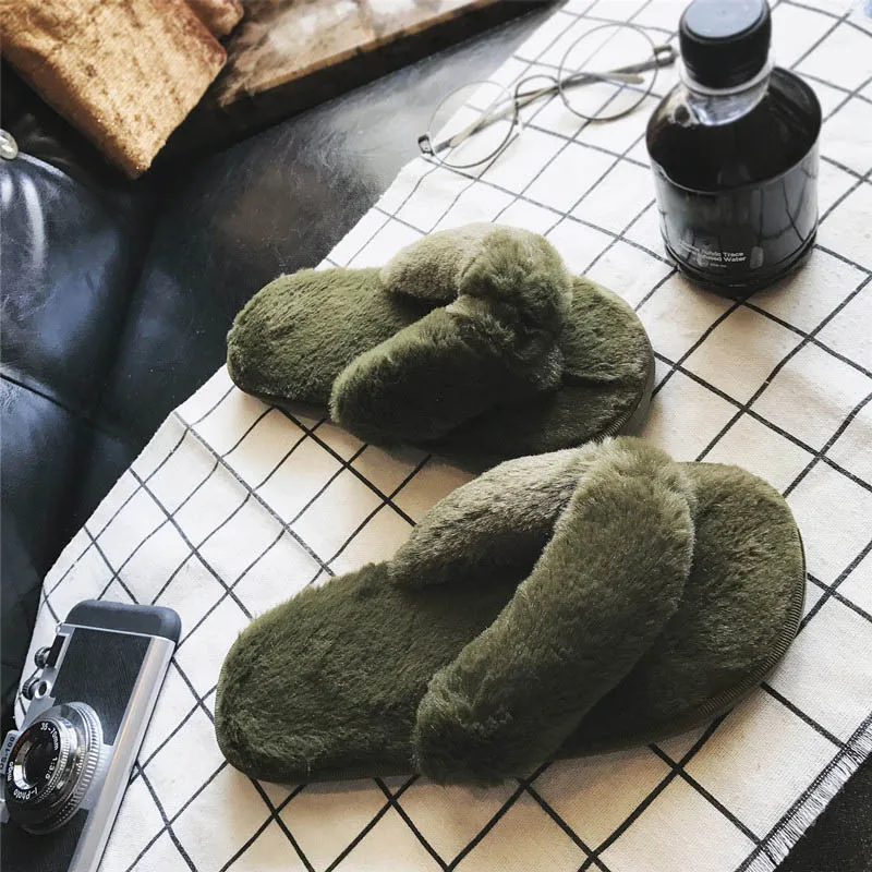 Зеленый Плюшевые женские тапочки; Вьетнамки размера плюс; женские шлепанцы без шнуровки с искусственным мехом; зимние домашние тапочки для отдыха; женская обувь на плоской подошве - Цвет: Зеленый
