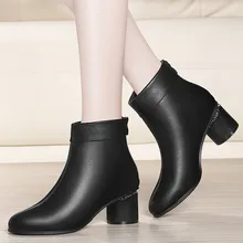 New Europe Brand Women Med High Heels Boots Round Toe Autumn Boots Black Genuine Leather Ankle Party Booties Shoes YG-A0203 New Europe Brand Women Med High Heels Boots Round Toe Autumn Boots Black Genuine Leather Ankle Party Booties Shoes YG-A0203
