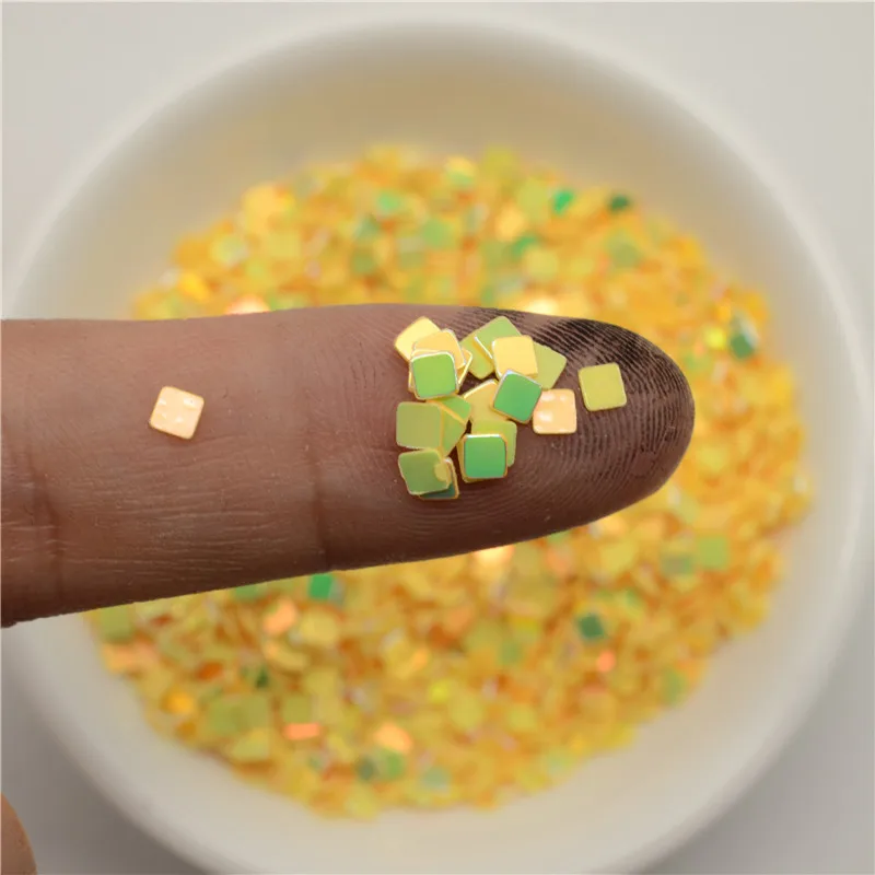 

25g/Lot 2mm Small Square Loose Sequin Glitter Stickers in Children PVC Clothes Sequins Garment Sewing Confetti