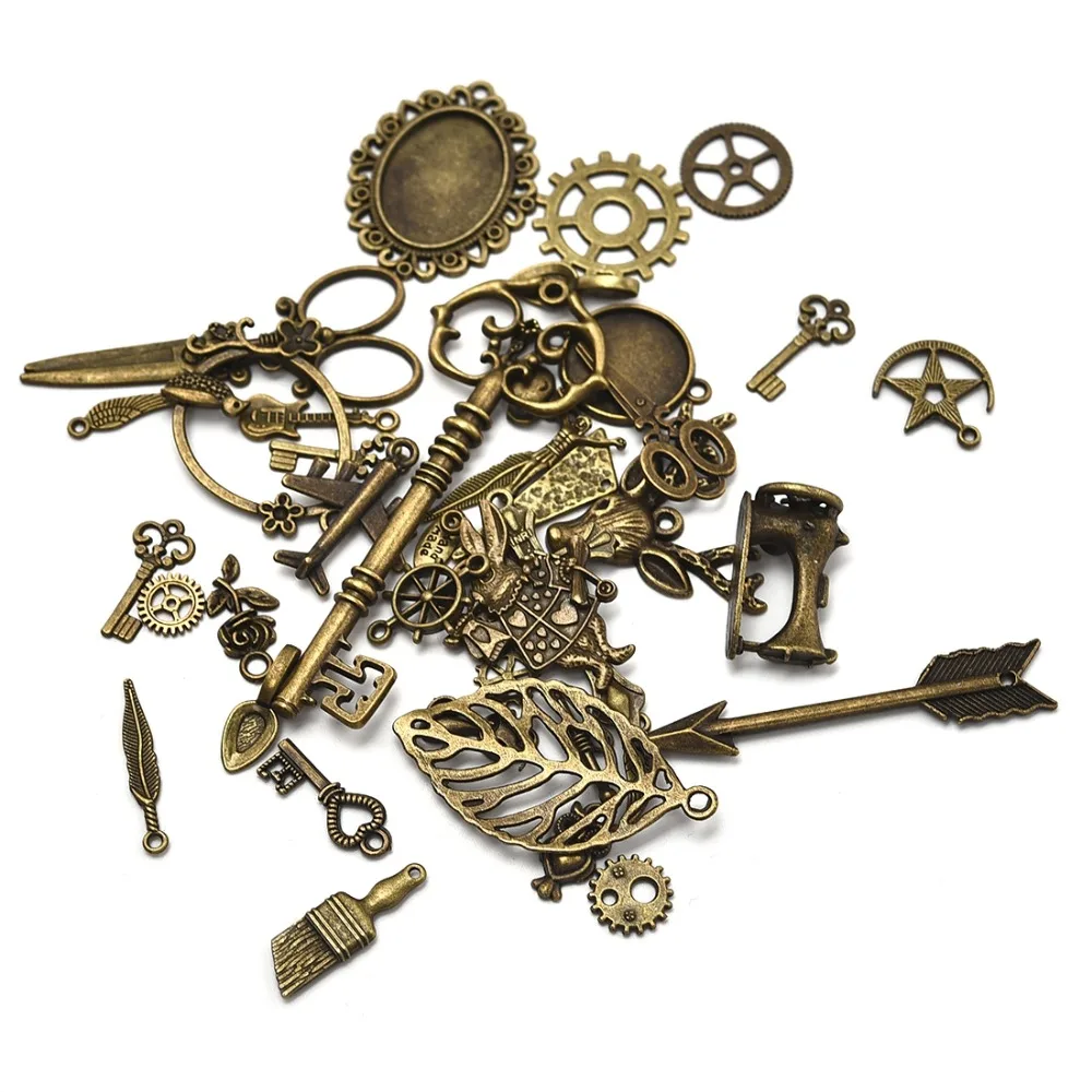 Various Mixed Zinc Alloy Charms (18)