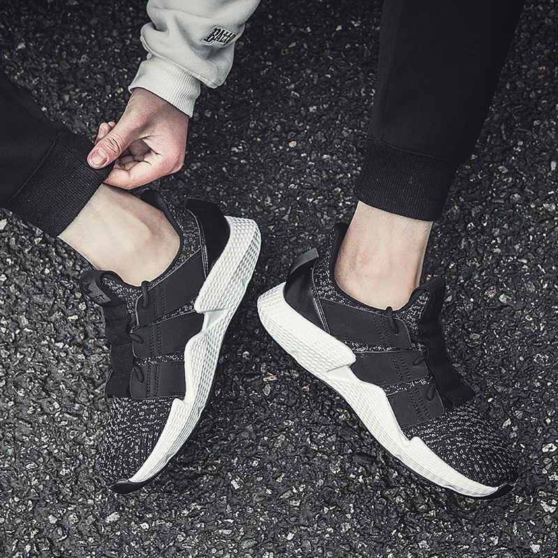 Кроссовки дышащие кроссовки для бега мужчин Летающая плетеная Белая обувь