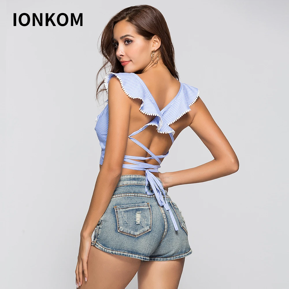Женский короткий топ с оборками IONKOM голубой глубоким v образным вырезом и