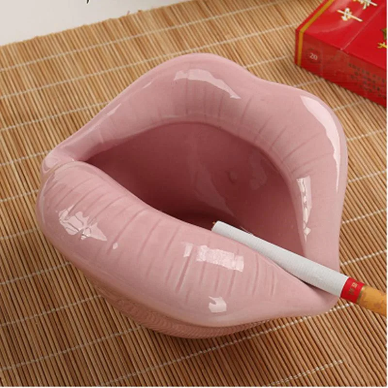Sexy Red Lip Ceramic Ashtray Cute Lovely Ashtray Fashion Gift Portable Cigarette Accessories Cigarette Cylinder for Use In Car