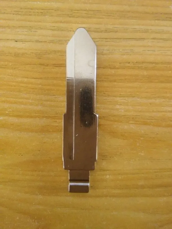 NO.12 Key Blade for Isuzu Folding Flip Remote Key Replacement Blade Middle Groove