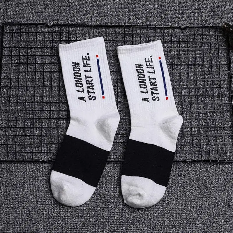 Personality-Hip-Hop-Long-Socks-Men-Street-Skateboard-Smile-Letter-Print-Funny-Mid-Tube-Socks-Harajuku-Cool-Women-Crew-Socks-(15)