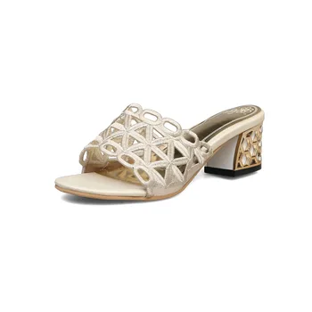 

In the summer of 2019, the new product is thick and heeled with a half-sand sandal female 32-46