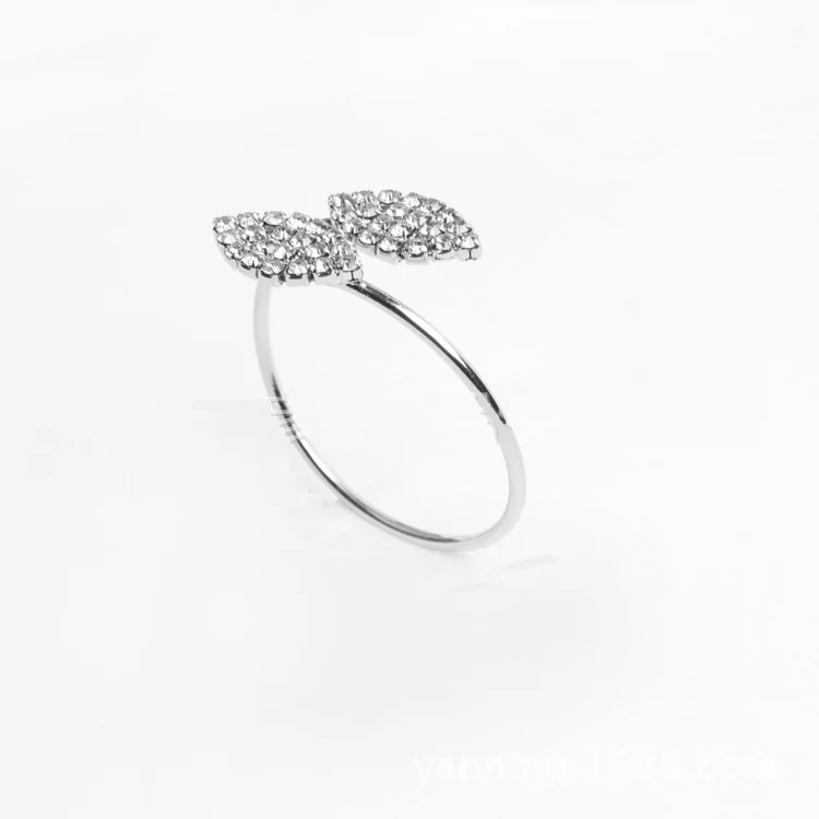 silver 12 шт./лот с украшением в виде кристаллов бриллианты кольца для салфеток/Обёрточная бумага держатель салфетки для свадебного банкета, вечеринки обеденный стол украшение домашнего декора - Цвет: silver