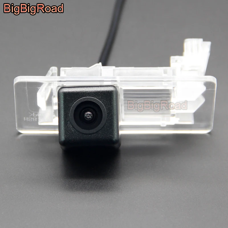 

BigBigRoad Car Rear View CCD Camera For Volkswagen Bora Sagitar Touareg Tiguan Passat Santana Polo Sedan Vento Notch 2010-2016