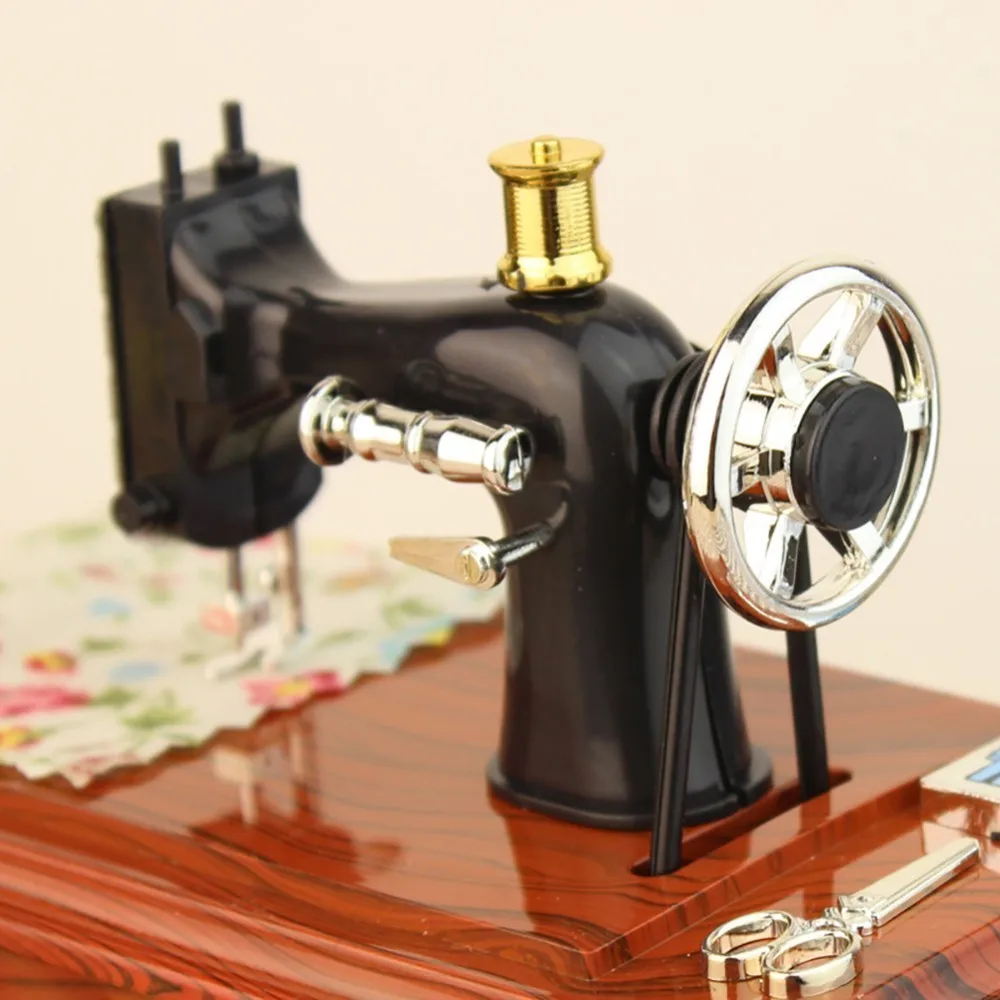 Мини винтажный ударно-спусковой механизм швейная машина Music Box Kid Игрушка педаль Сарториус игрушки Ретро подарок на день рождения домашнего