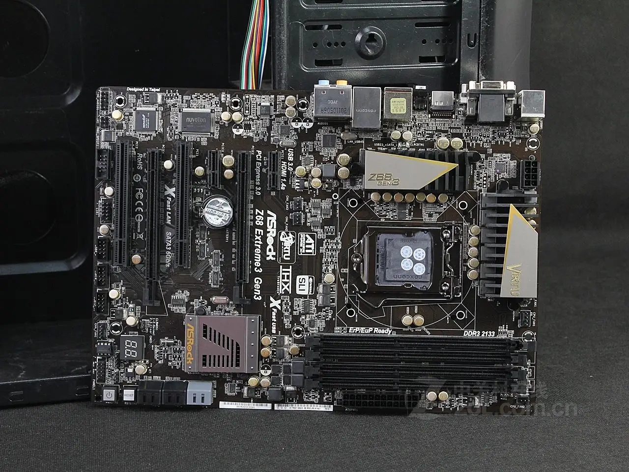 

ASRock Z68 Extreme3 Gen3 Z68 Chipset 1155-pin DDR3 Dual Channel Support