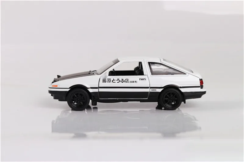 Начальный D Toyota AE86 1:28 Сплав модель автомобиля аниме мультфильм Форсаж с вытягиванием назад звуковой светильник литые под давлением Автомобили Модель мальчик игрушки